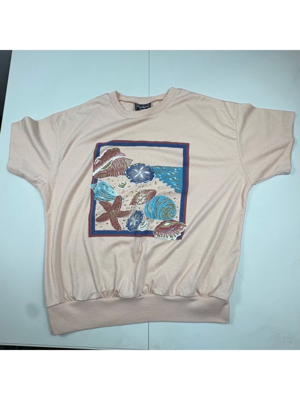 Vintage Coastal Seashell Beach Graphic Tee Womens Large USA Made Cottagecore